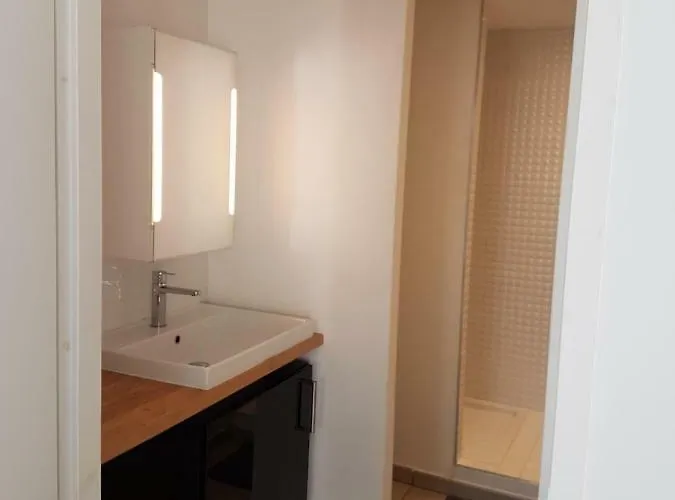 003 - Moderne Et Terrasse - Jeanne D'arc, Lägenhet