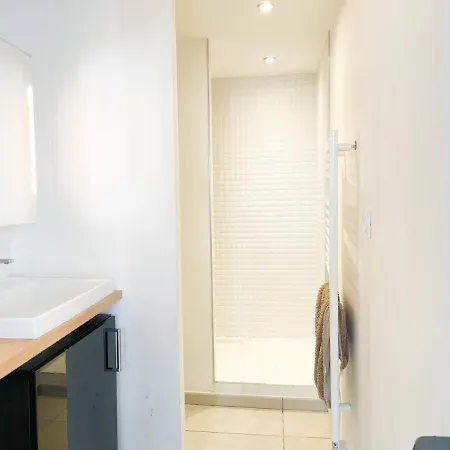 003 - Moderne Et Terrasse - Jeanne D'arc, Apartment *