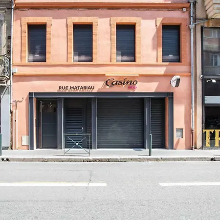 003 - Moderne Et Terrasse - Jeanne D'arc, *